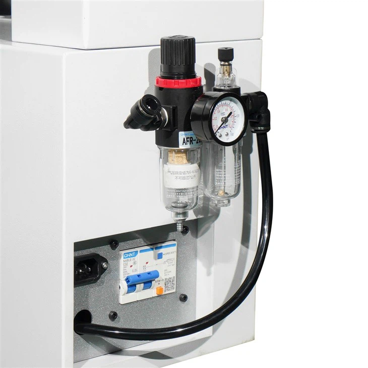 ピック&プレイスマシンを使用した自動PCBアセンブリ